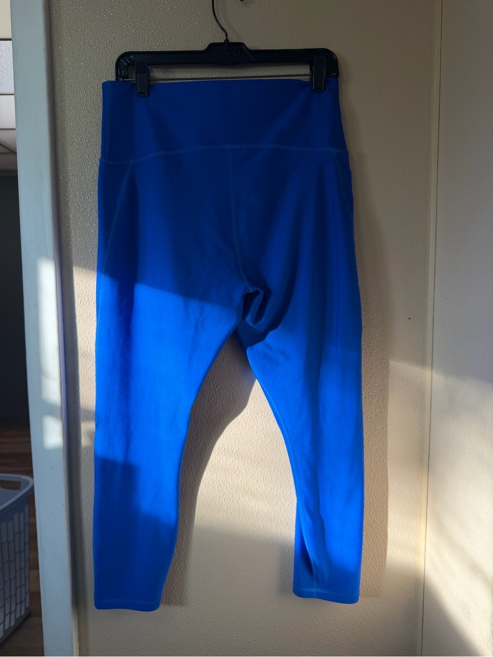 Under Armour Electric Blue Compression Leggings - Picture 4 of 4